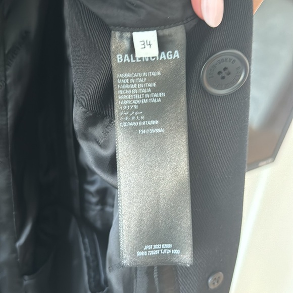 BALENCIAGA
Double-Breast Hourglass Wool Coat - Picture 9 of 13